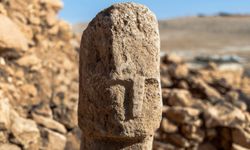 Şanlıurfa’da Arkeolojik Mucize: T Biçimli Dikilitaşta İlk İnsan Yüzü