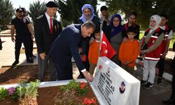 Şanlıurfa’da Cumhuriyet Bayramı Çelenk Sunma Töreniyle Başladı