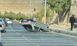 Eyyübiye’de Kontrolden Çıkan Araç Ters Dönerek Takla Attı