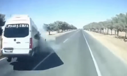 Ceylanpınar’da Korkunç Çarpışma: Otomobil Alev Aldı, 1 Ölü 12 Yaralı