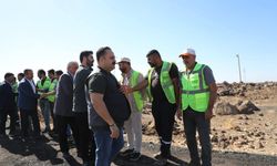 Viranşehir'de kırsalında asfalt çalışmaları devam ediyor