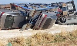 Şanlıurfa’da Sıfır Araç Yüklü TIR Devrildi