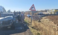 Şanlıurfa'da İki Otomobil Çarpıştı: 5 Yaralı
