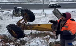 Halfeti’de İş Makinesi Devrildi, 1 Yaralı