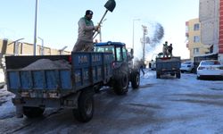 Haliliye’de Kar Mesaisi Kesintisiz Sürüyor