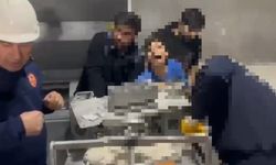 Şanlıurfa'da Hamur Makinesine Sıkışan Çocuk İtfaiye Ekiplerince Kurtarıldı