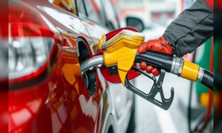 Akaryakıta Yeni Zam Geliyor: Benzin Bu Gece, Motorin Cumartesi Zamlanacak