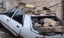 Eyyübiye’de Yağmur Felaketi: Duvar Otomobilin Üzerine Çöktü