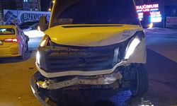 Haliliye'de otomobil ile minibüs çarpıştı