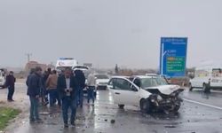 Suruç'ta iki otomobil çarpıştı, 7 yaralı