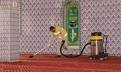 Haliliye'de Ramazan öncesi camilerde temizlik seferberliği