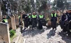 Şanlıurfa’da Mezarlıklar Bayrama Hazırlıyor