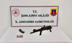 Şanlıurfa’da Jandarmadan Baskın! Evde Kalaşnikof Ele Geçirildi