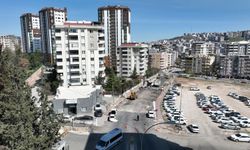 Mustafa Direkli Caddesi Sıcak Asfaltla Yenileniyor