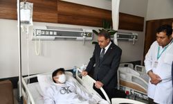 Vali Şıldak Yaralı Öğrencileri Ziyaret Etti