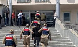 Şanlıurfa’da Jandarmadan Şafak Operasyonu: 3 Firari Yakalandı