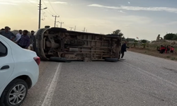 Harran’da Minibüs Kontrolden Çıktı, 2 Kişi Yaralandı