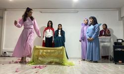 İngilizceyi Sahneye Taşıyan Gösteri Siverek’te Geleneğe Dönüştü