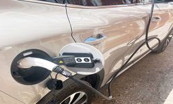 Kaçak Elektrikte Yeni Yöntem Şoke Etti! Elektrikli Araçla Yakalandı