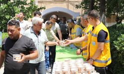 Başkan Canpolat, Vatandaşlarla Aşure Bereketini Paylaştı