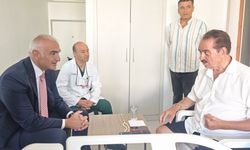 Bakan Ersoy’dan İbrahim Tatlıses’e Hastanede Sürpriz Ziyaret