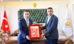 Şanlıurfaspor'un Yeni Yönetimi İlk Ziyaretlerini Başkan Özyavuz'a Yaptı