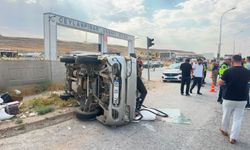 Ceylanpınar’da Korkutan Kaza: Araç Devrildi, 2 Kişi Yaralandı