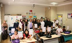 Hastane Odasında İlk Karne Sevinci! Şanlıurfa’da Duygulandıran Anlar