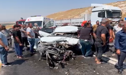Şanlıurfa'da Tır İle Otoomobil Çarpıştı
