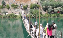 Kavurucu Sıcağa Aldırmadılar! Turistler Halfeti’ye Akın Etti