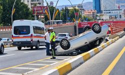 Şanlıurfa’da otomobil takla atıp ters döndü!