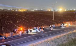 Viranşehir'de otomobil ile traktör çarpıştı, 2 yaralı