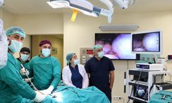 Şanlıurfa’da 12 Santimetrelik Kitle Robotik Cerrahiyle Çıkarıldı