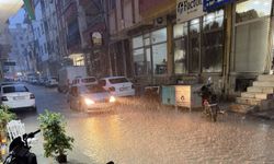 Şanlıurfa’da sağanak yağış ulaşımı olumsuz etkiledi