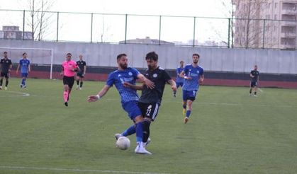 Karaköprü liderliğini sürdürdü