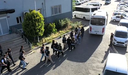 Şanlıurfa merkezli 25 ilde dolandırıcı operasyonu