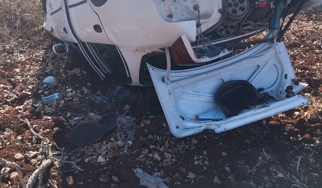 Halfeti'de otomobil takla attı, 1 ağır yaralı