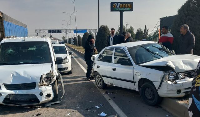 Şanlıurfa’da zincirleme trafik kazası: 3 yaralı