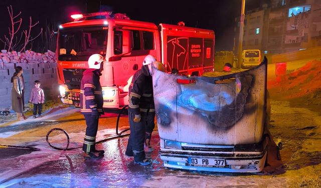 Eyyübiye’de park halindeki otomobil yandı