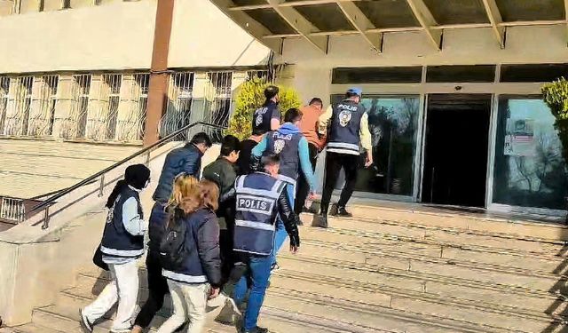 Şanlıurfa'da dolandırıcı operasyonu, 4 gözaltı