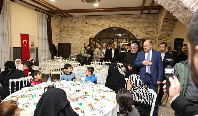 Başkan Gülpınar, yetimlerle iftar açtı