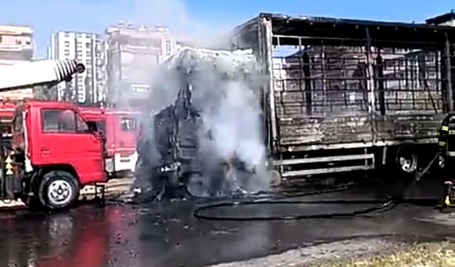 Şanlıurfa'da nakliye aracı küle döndü