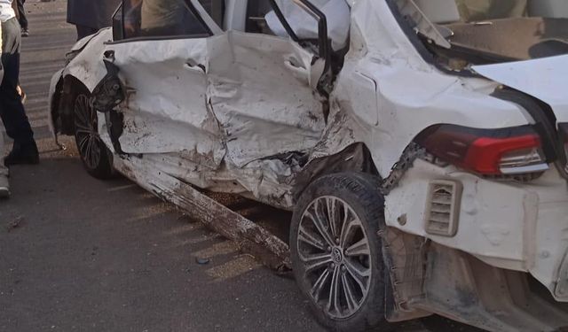Şanlıurfa'da iki otomobil çarpıştı 6 yaralı