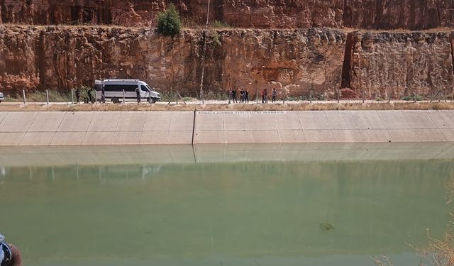 Şanlıurfa'da Sulama Kanalına Düşen Çocuğu Arama Çalışmaları Sürüyor