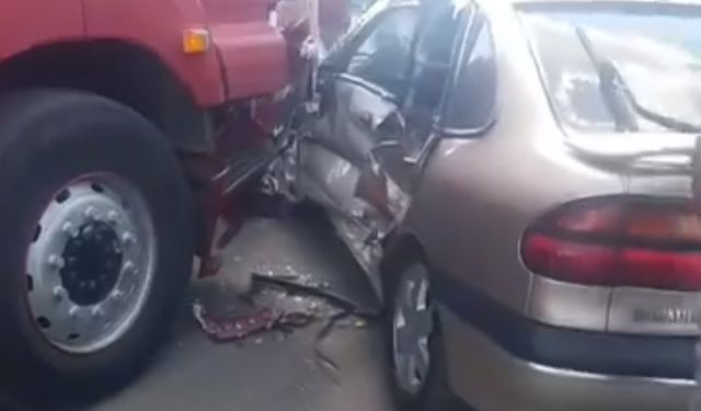 Viranşehir’de Otomobil İle Tır Çarpıştı, 2 Yaralı