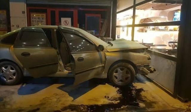 Viranşehir’de Otomobil Cefa’ya Daldı: 2 Kadın Yaralandı