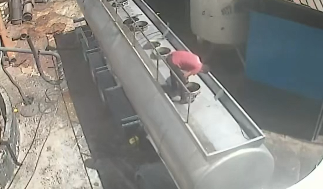 Sigarayla Tanker Açtı, Patlama Kaçınılmaz Oldu!