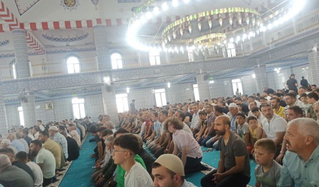 Peygamber Şehrinde Bayram namazı coşkusu
