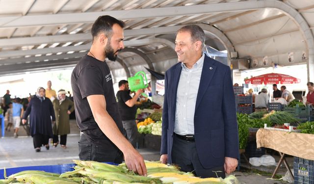 Vali Şıldak, pazar esnafını ziyaret etti
