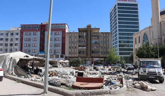 Eski Pazar Alanı Yıkılıyor, Yerine Modern Pazar Yeri Geliyor